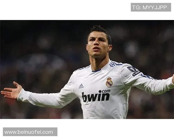 8号足球服球星的传奇故事与他在球场上的辉煌成就分析